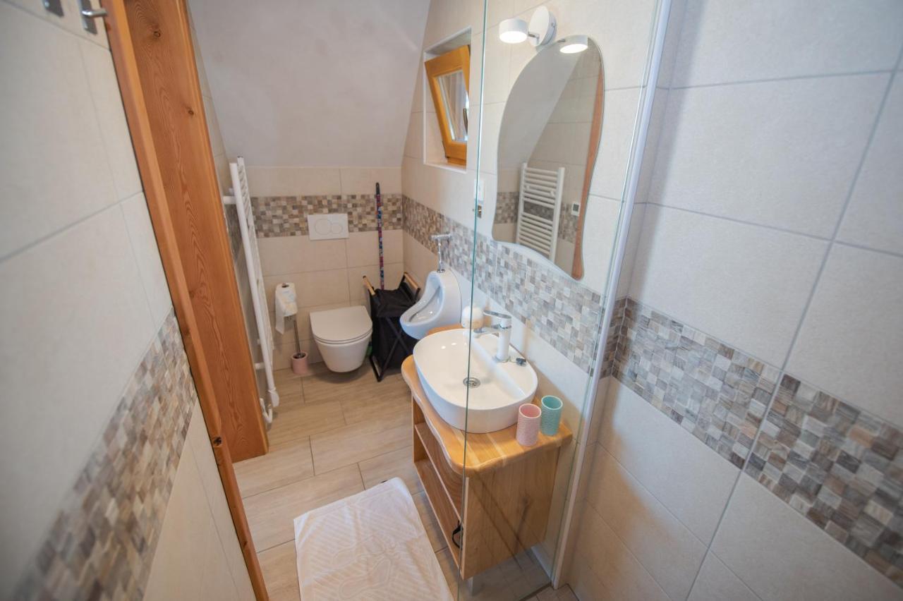 Holiday Home Ernest Zelezni With Hot Tub Ivancna Gorica Exterior photo